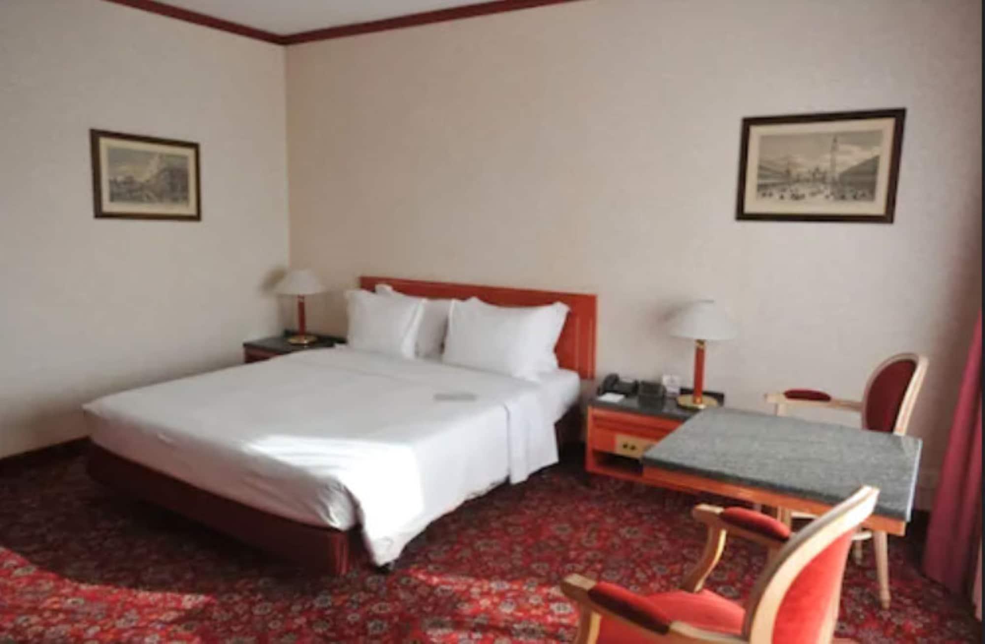 Russott 4* Mestre
