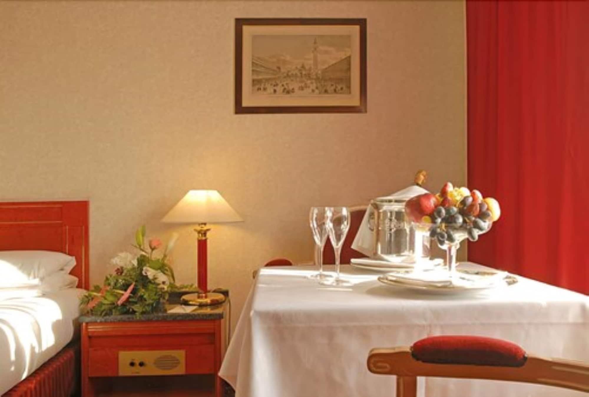 Hotel Russott 4*