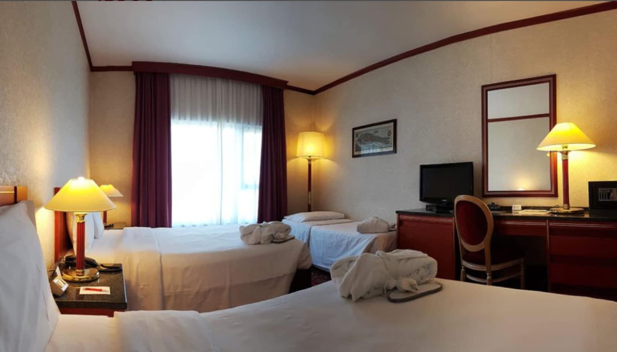 Hotel Russott