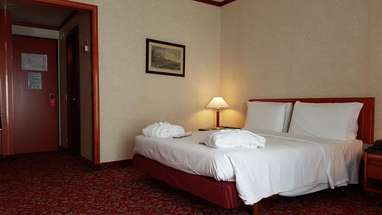 Russott Hotel 4*
