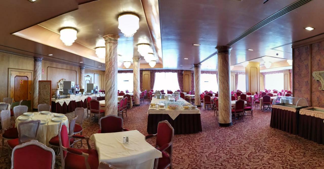Russott Hotel